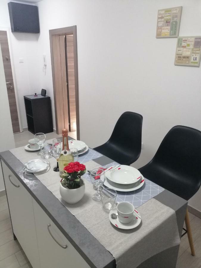 Studio Apartment Mila Pula Extérieur photo